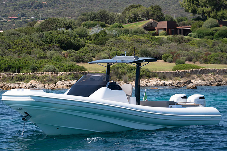 Noleggio gommone Sardegna Magazzu MX11