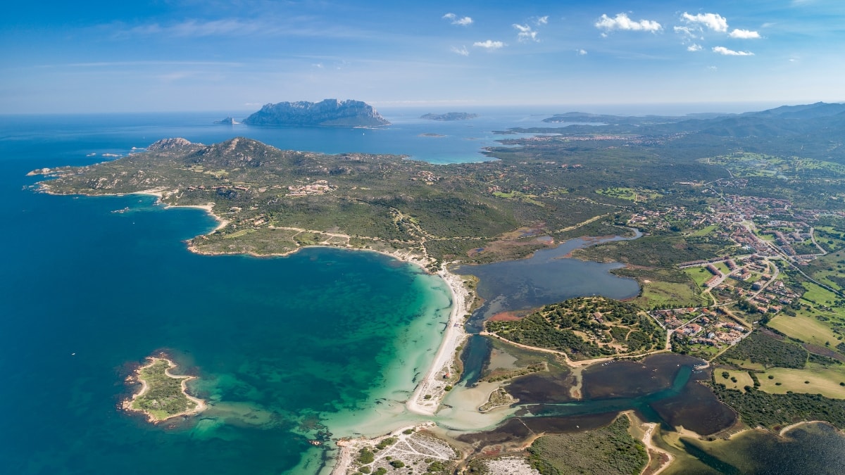 cala tramontana tavolara spiaggia sardegna